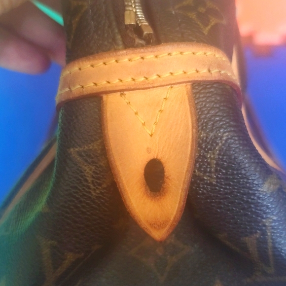 Authentic Louis Vitton Handbag - Picture 4 of 13